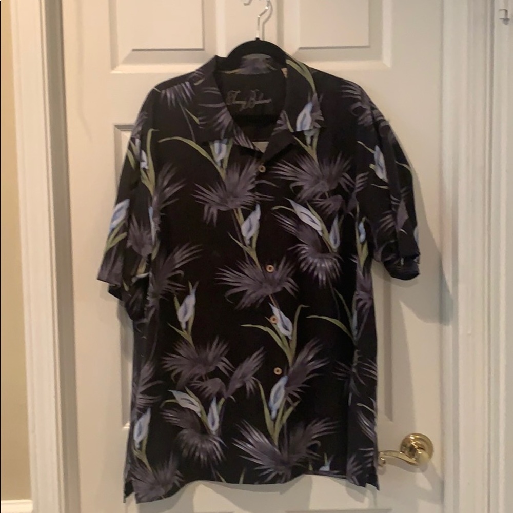 Tommy Bahama short sleeve button down shirt